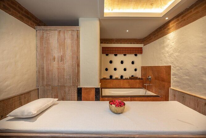 10 Days Ayurveda & Yoga Retreat in Kathmandu, Nepal - Food as medicine: breakfast, lunch, and dinner included