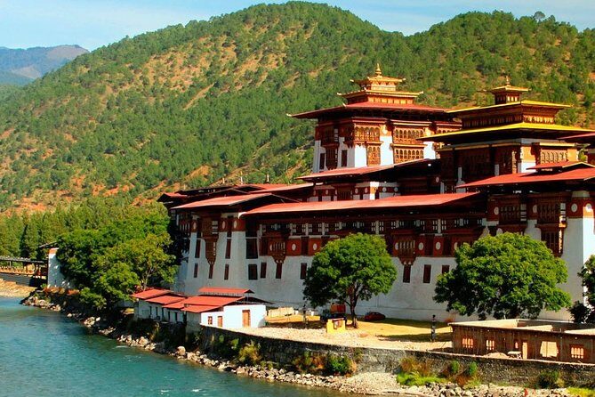 Bhutan Tour- 4 DAYS 3 NIGHTS - Key highlights at a glance