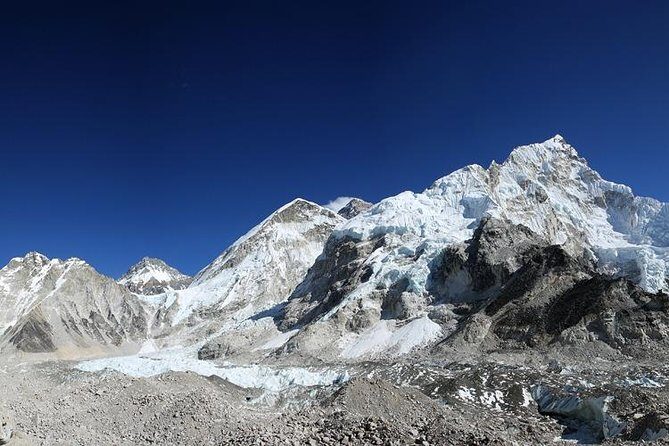 Everest Base Camp Trek - Everest Base Camp in 15 days: a trek with a built-in rhythm