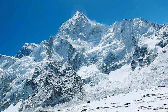 Everest Helicopter Tour - The Syangboche refueling hop: quick flights, quick changes