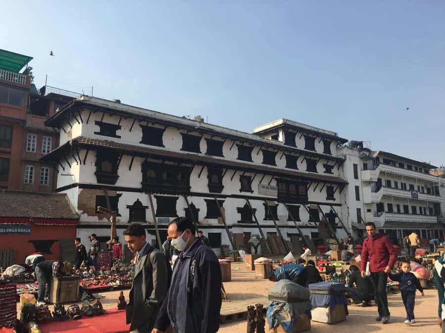 Kathmandu: Full-Day Budget Bus Tour of Kathmandu Valley - Pashupatinath Temple by the Bagmati River