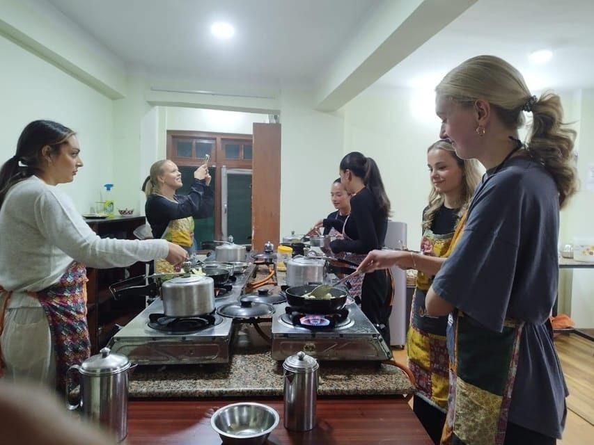 Kathmandu: Momo Making Class with a Local Chef - Your 1-hour itinerary: dough, filling, folding, cooking, then tasting