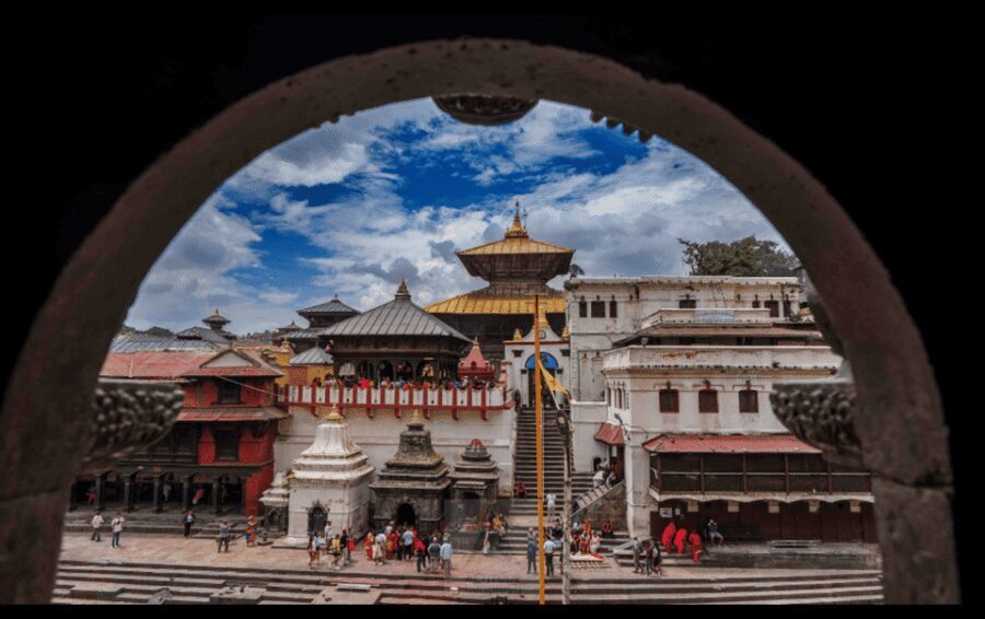 Kathmandu: Nagarkot, Bhaktapur, Doleswor & Sanga Statue Tour - Lunch in Bhaktapur: Time to Recharge Before the Sacred Stops