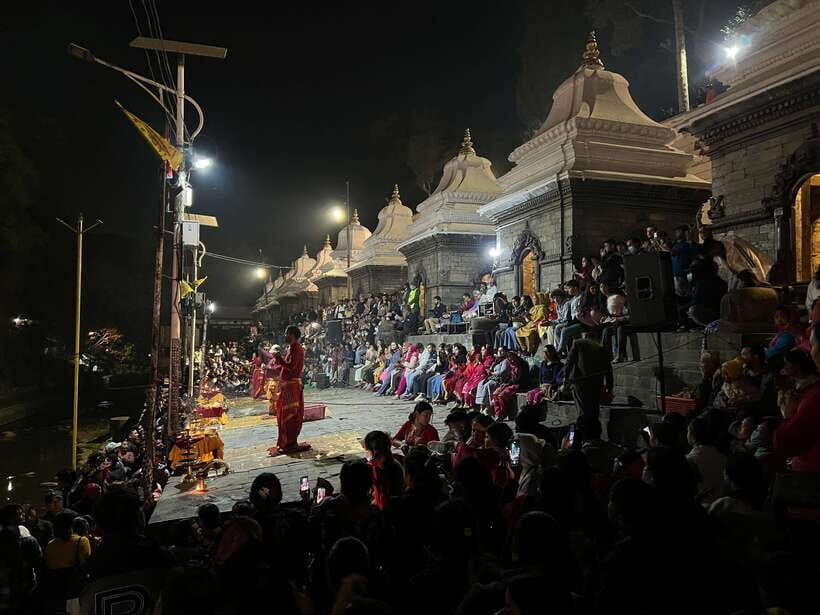 Kathmandu: Pashupatinath Evening Aarati Tour Private/Group - The Bagmati River evening aarti: what happens around 6 pm