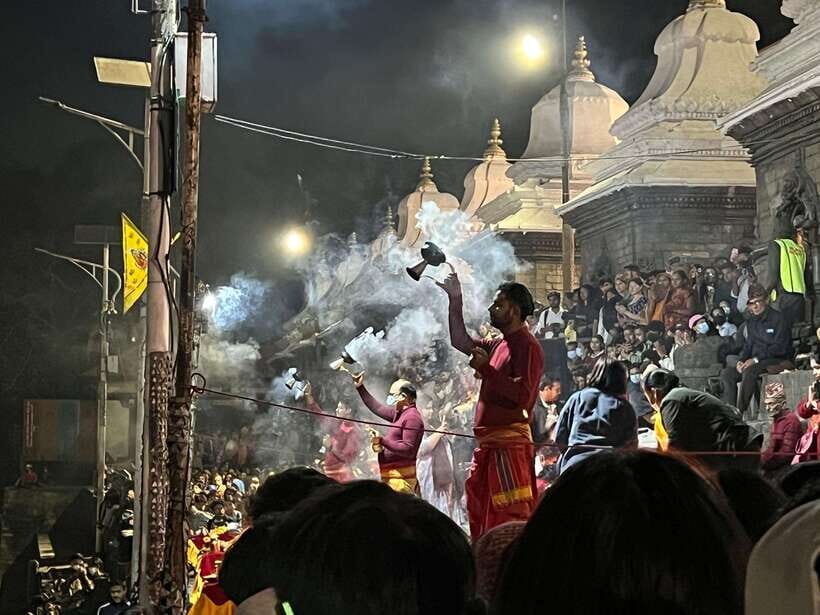 Kathmandu: Pashupatinath Evening Aarati Tour Private/Group - Transportation and free time: the balance you get in 2–3 hours