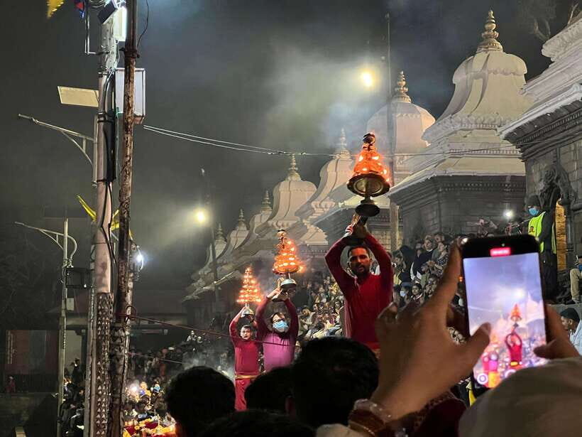 Kathmandu: Pashupatinath Evening Aarati Tour Private/Group - Guide quality: how much the experience depends on Amrit-style context