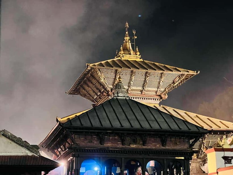 Kathmandu: Pashupatinath Evening Aarati Tour Private/Group - First stop: a guided walk inside the Pashupatinath temple complex