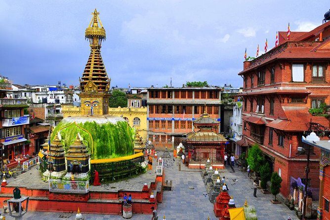 Local Bazaar Walking Tour in Kathmandu with Professional Guide - The lunch stop: how to plan for local food without getting stuck