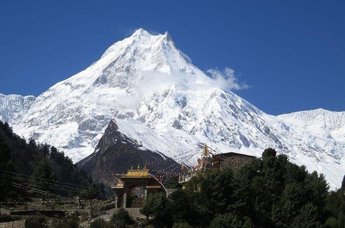 Manaslu Circuit Trek 13 Days - Larkya La Pass day: your big views moment