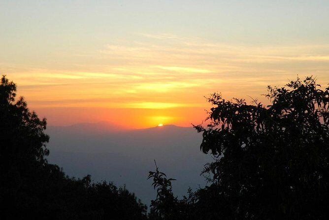 Nagarkot Sunrise View and Refreshing Morning Hike near Kathmandu - Guide Quality and What to Do If Things Go Wrong