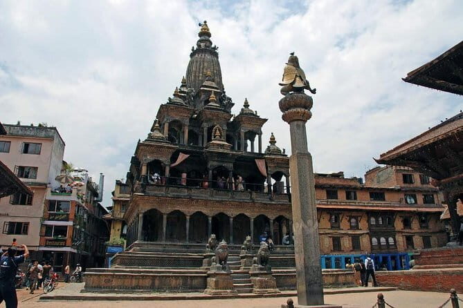 Patan and Bhaktapur Boutique Tour - Patan Dhoka to Durbar Square: gates, water, and Buddhist-gilded serenity