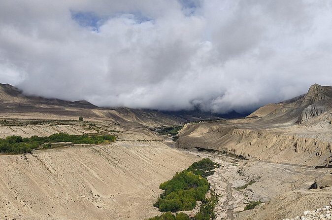 Upper Mustang Trek 14 Days - The Jomsom flight: convenient, but watch for wind reality